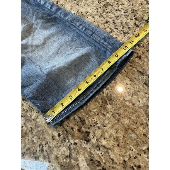 BKE Buckle Tyler Jean Shorts Mens Size 33 Blue Denim Embroidered Light Wash 12" - Picture 9 of 11